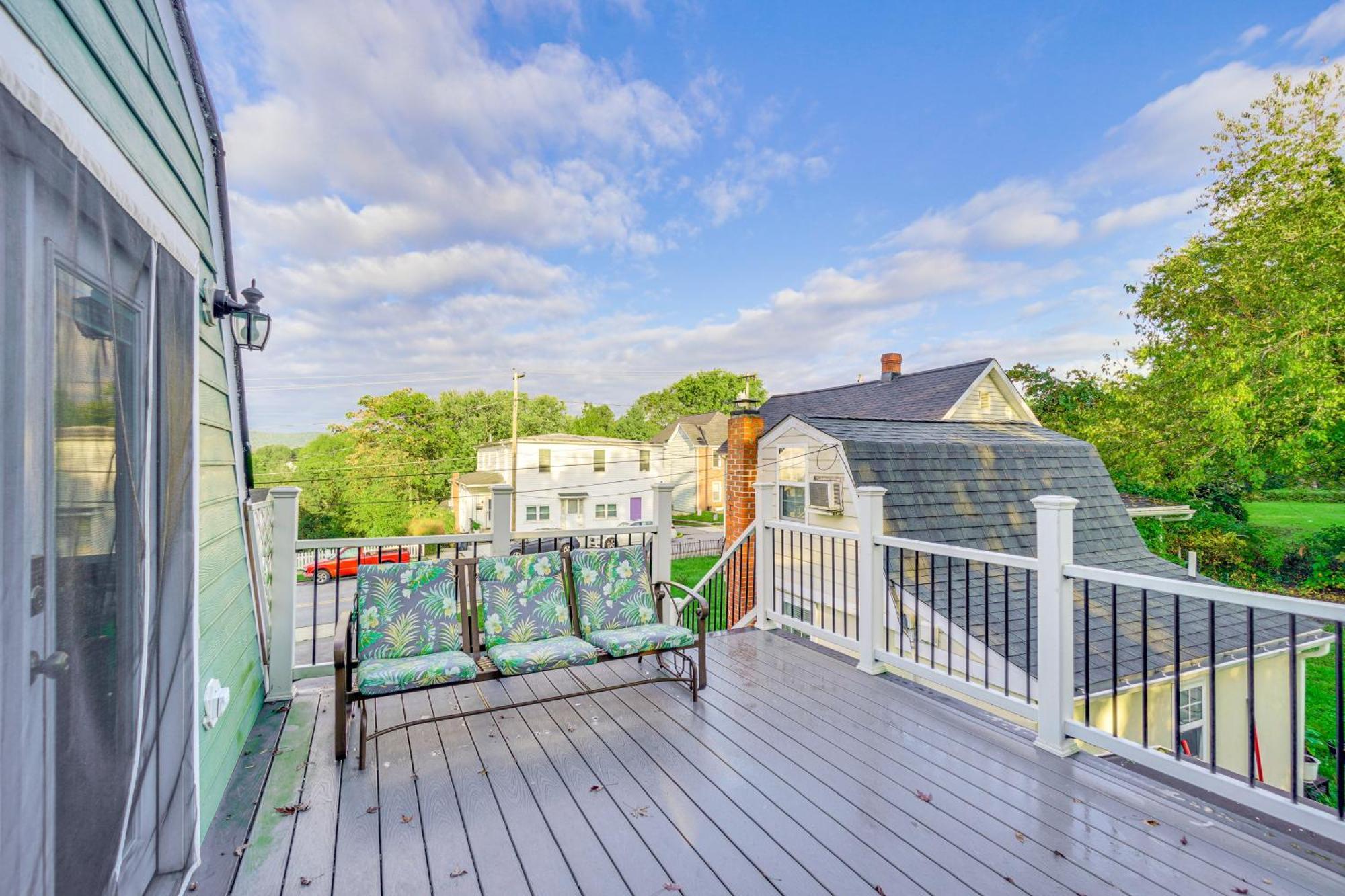 Epic Brunswick Apartment, Deck With Private Hot Tub! Exterior foto
