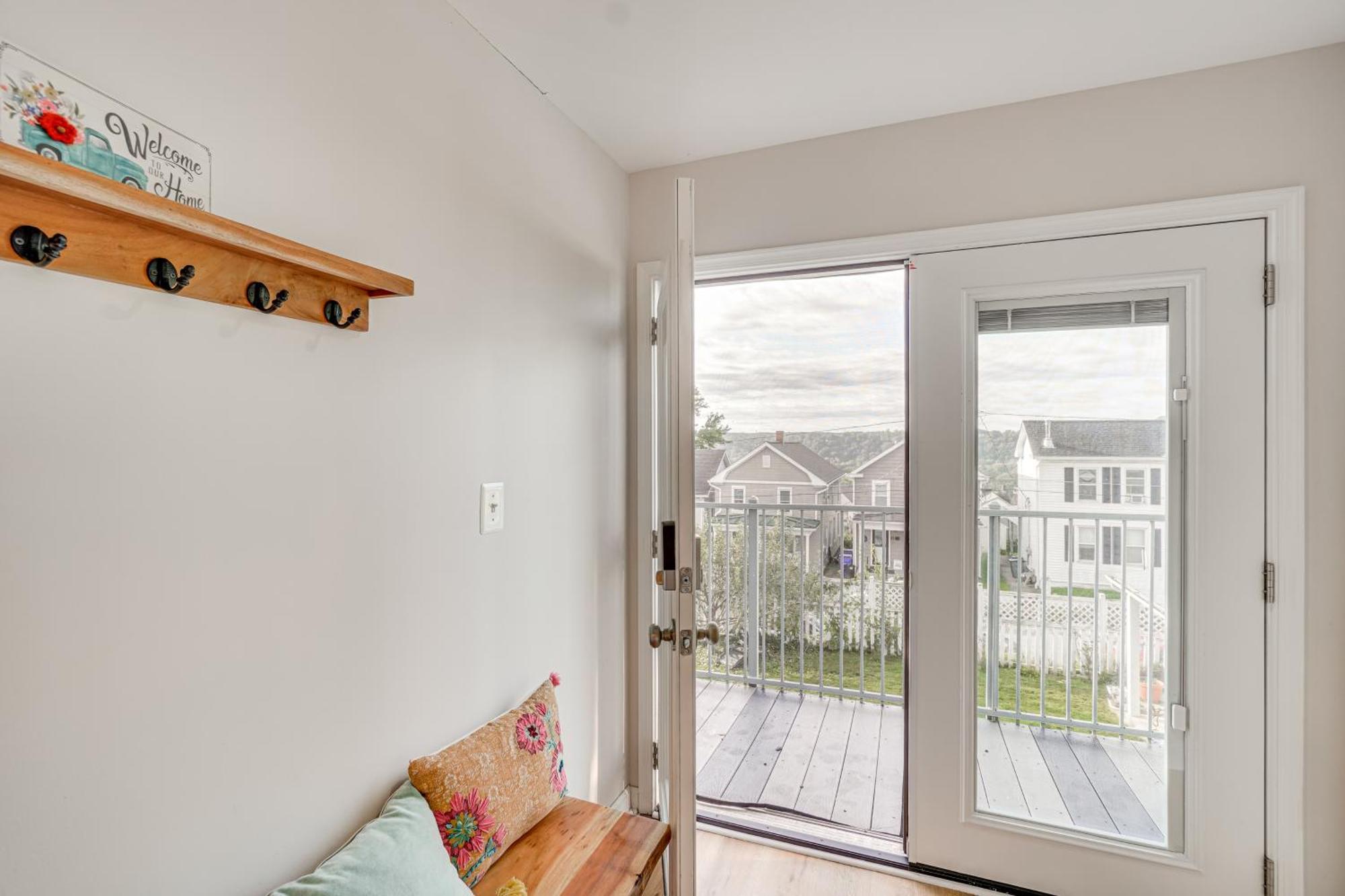 Epic Brunswick Apartment, Deck With Private Hot Tub! Exterior foto